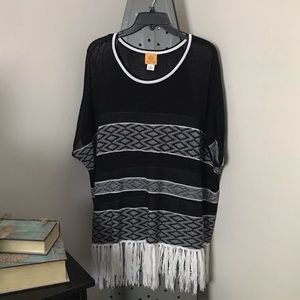 🌸3/$20 Ruby Rd Black & White Tunic Size Medium